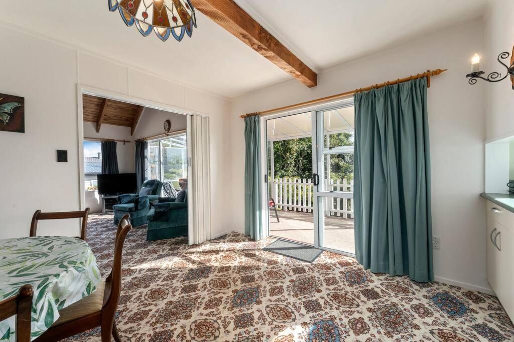 Villa Charming Hideaway Lago Lago Taupo Exterior foto