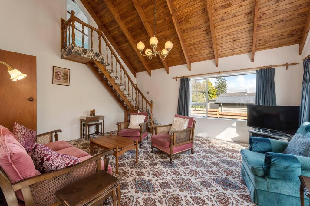 Villa Charming Hideaway Lago Lago Taupo Exterior foto